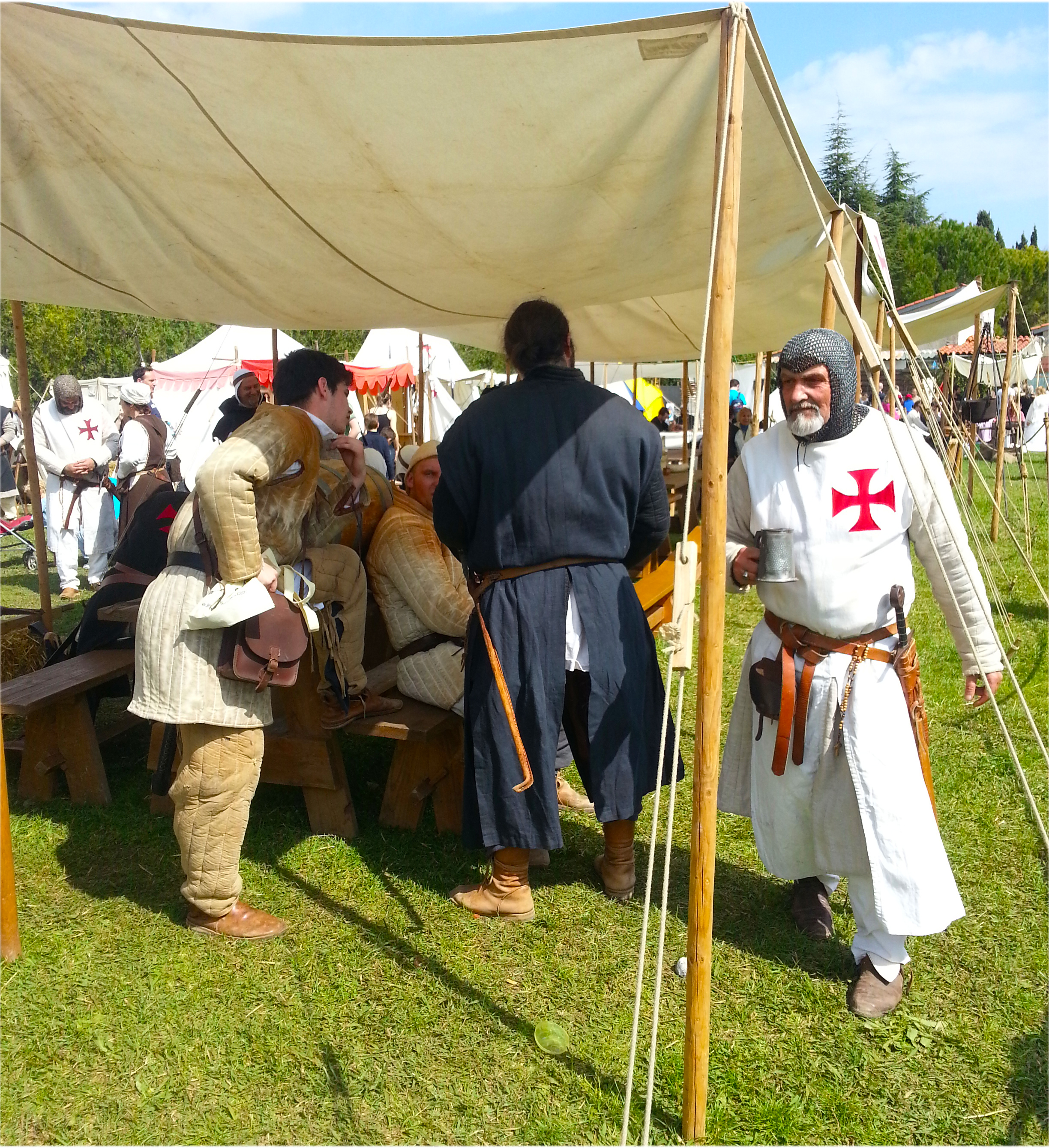 personnage médiéval Biot et les Templiers