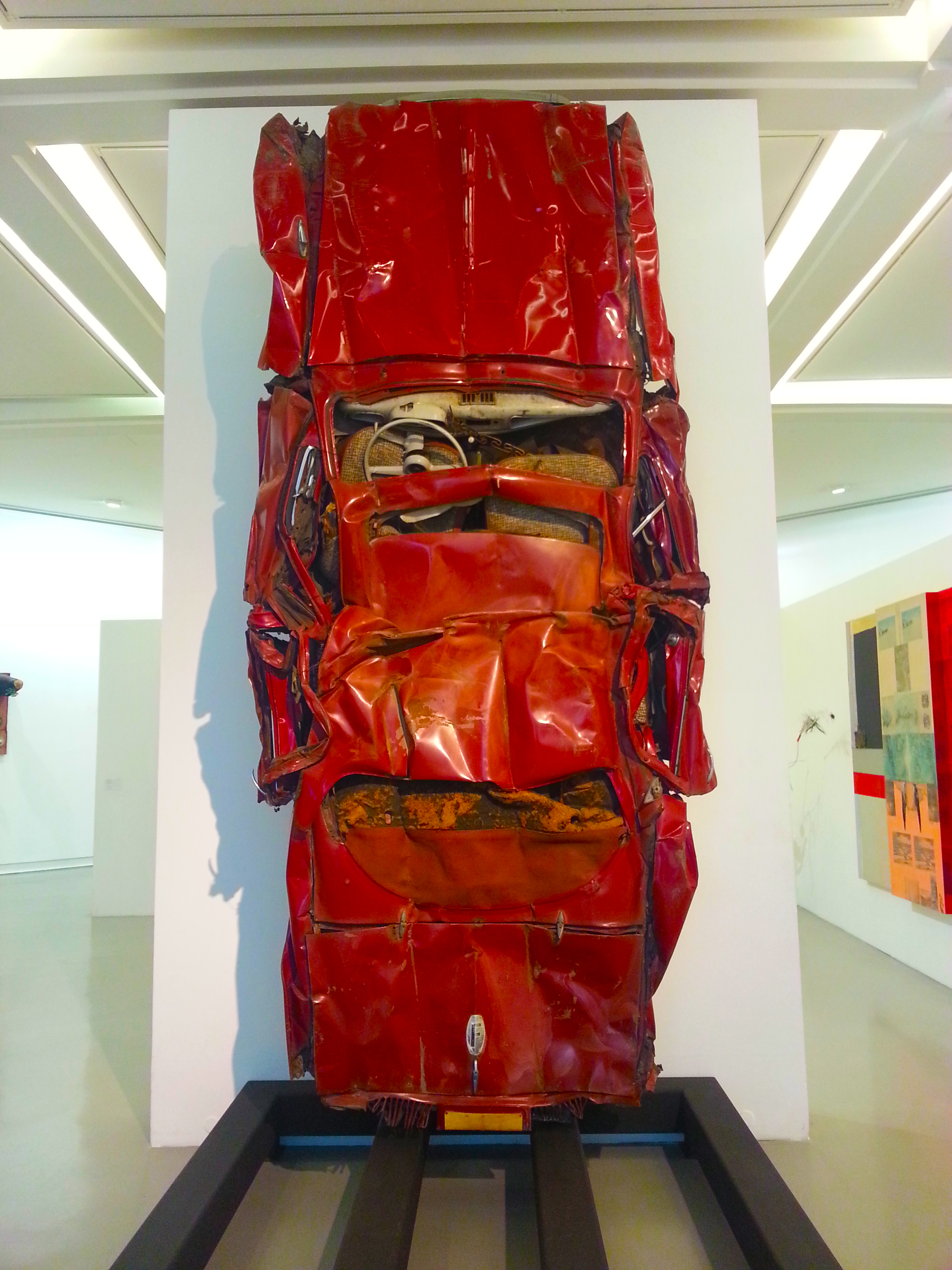 voiture au MAMAC de Nice