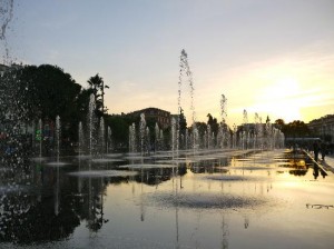 couché soleil nice mirroir d'eau promenade du paillon