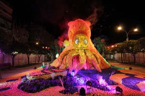 photo fete du citron corso nocturne menton