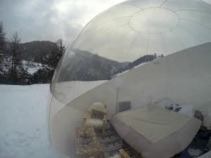chambre insolite neige montagne amoureux bulle