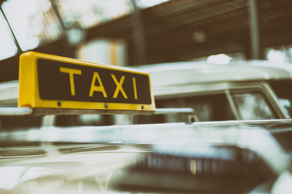 Comment réserver un taxi à l’aéroport de Nice ?