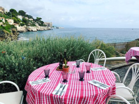 manger avec vue sur la mer