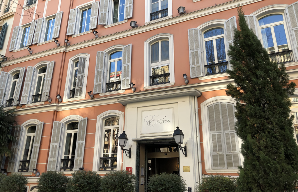 hotel bar lounge ellington