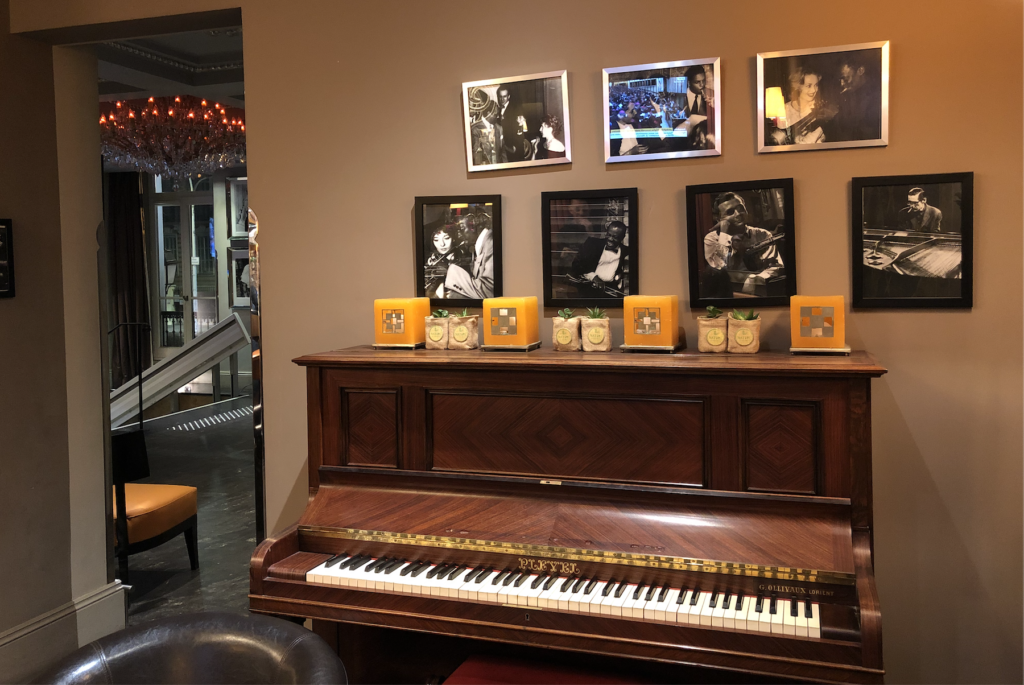 bar lounge nice  hotel ellington