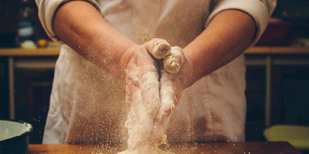 boulanger main farine