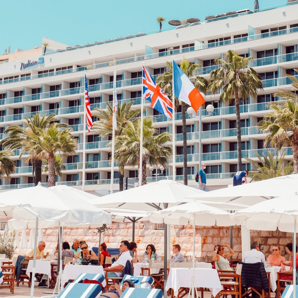 plage privée à nice radisson