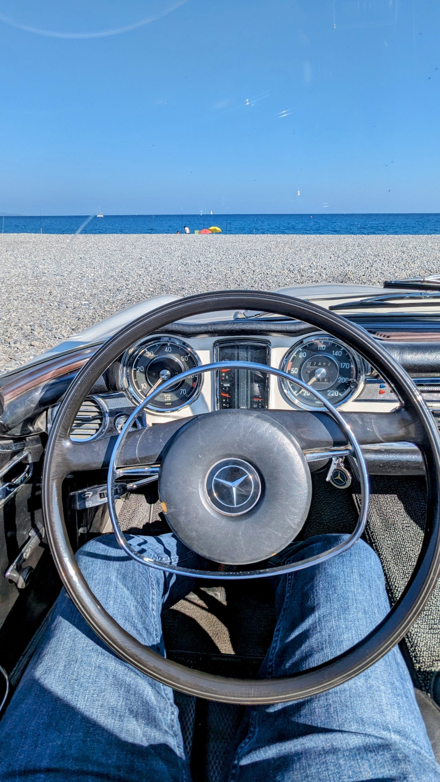 location de voiture de collection à nice sunset ride