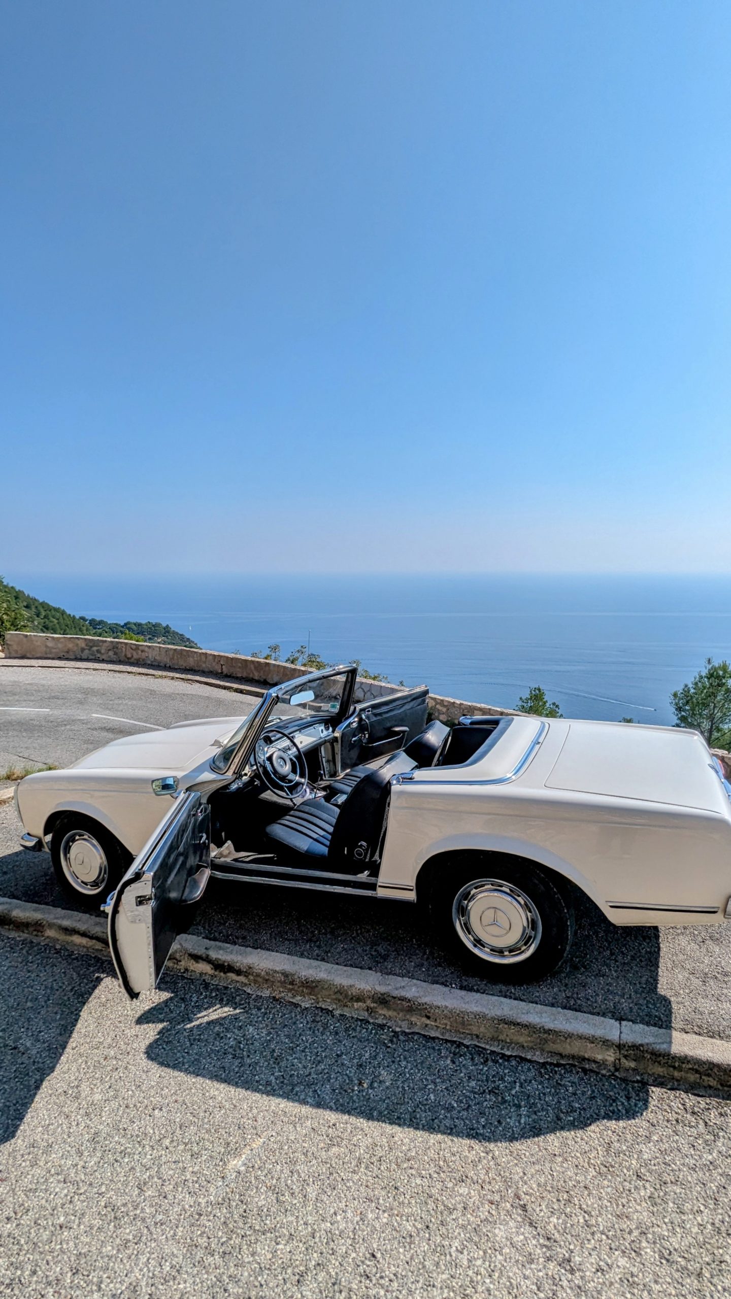 location de voiture de collection à nice sunset ride