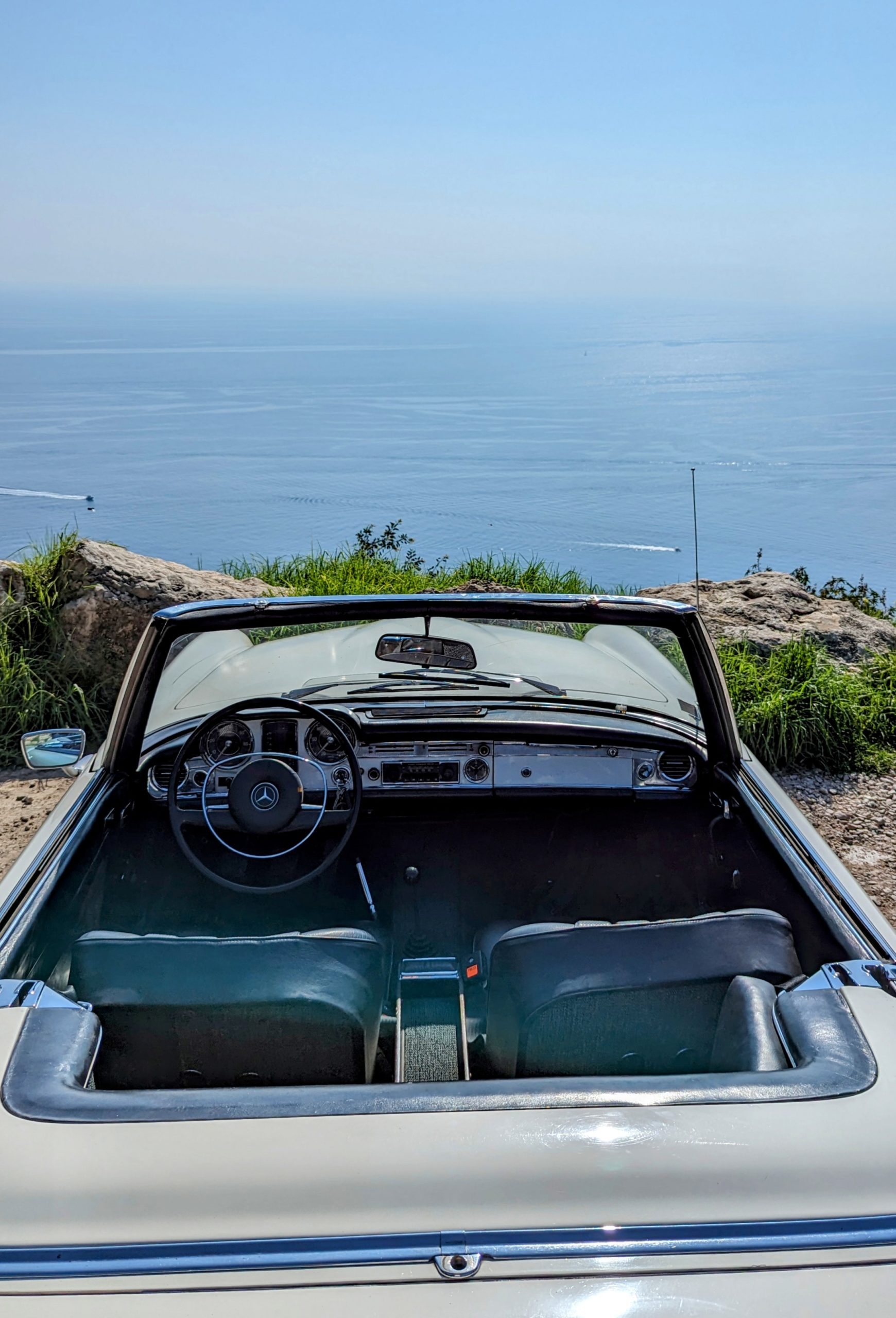 location de voiture de collection à nice sunset ride