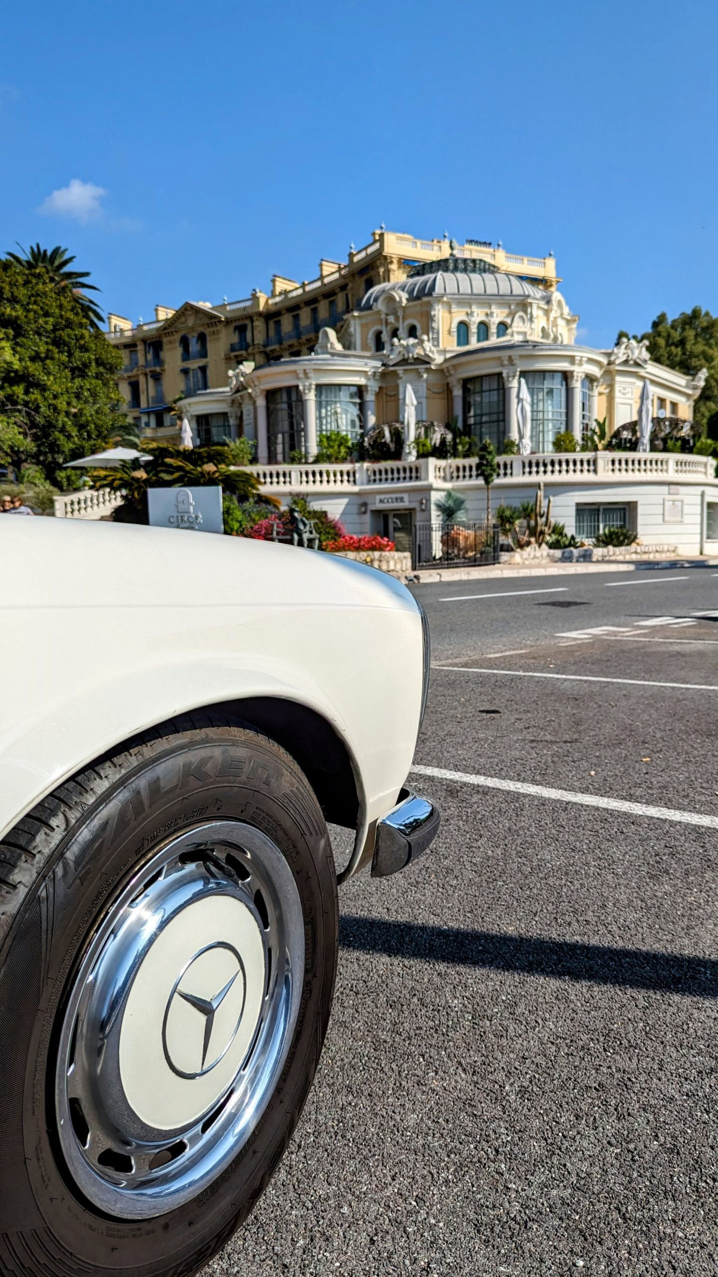 location de voiture de collection à nice sunset ride